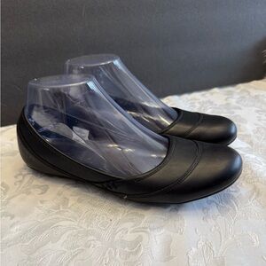Merrell Ember Black Ballet Flats Women’s Size 7.5 Leather J01494‎ Comfort
